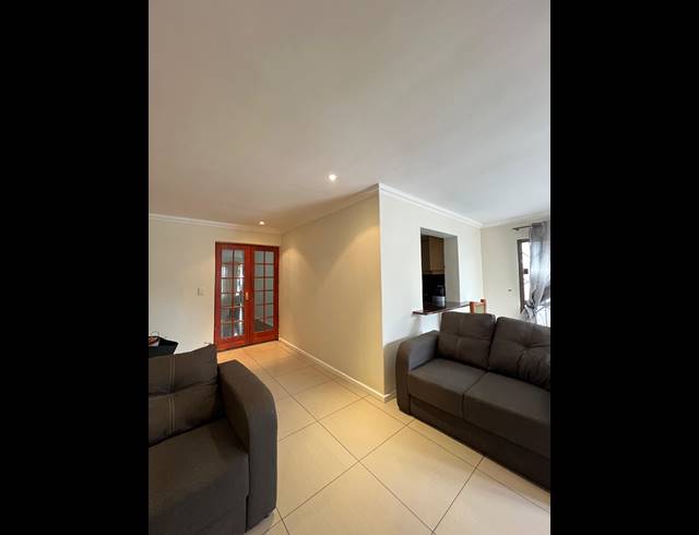 3 BEDROOM HOUSE TO LET IN SUMMER GREENS